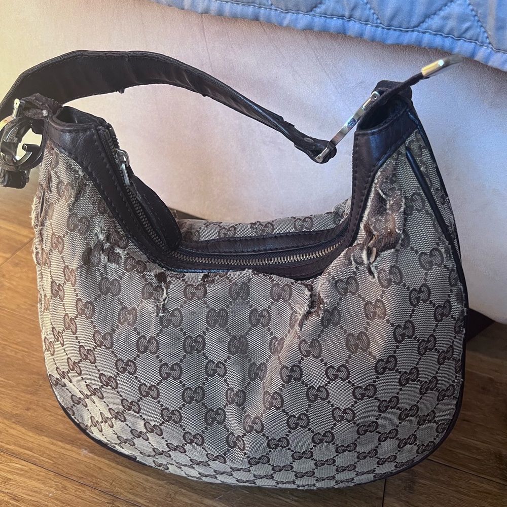 Gucci authentic handbag